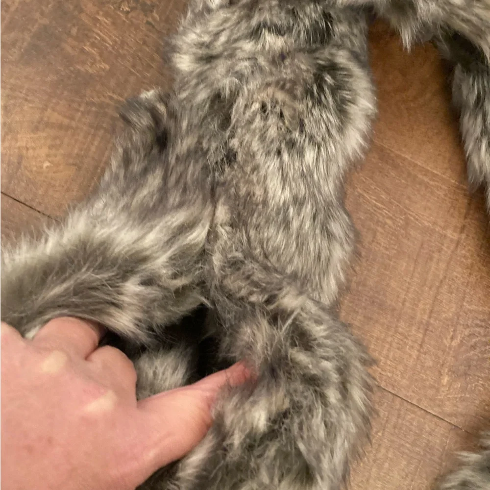 Aspen Elegant Faux Fur Mob Wife Women's Pull Thru Scarf